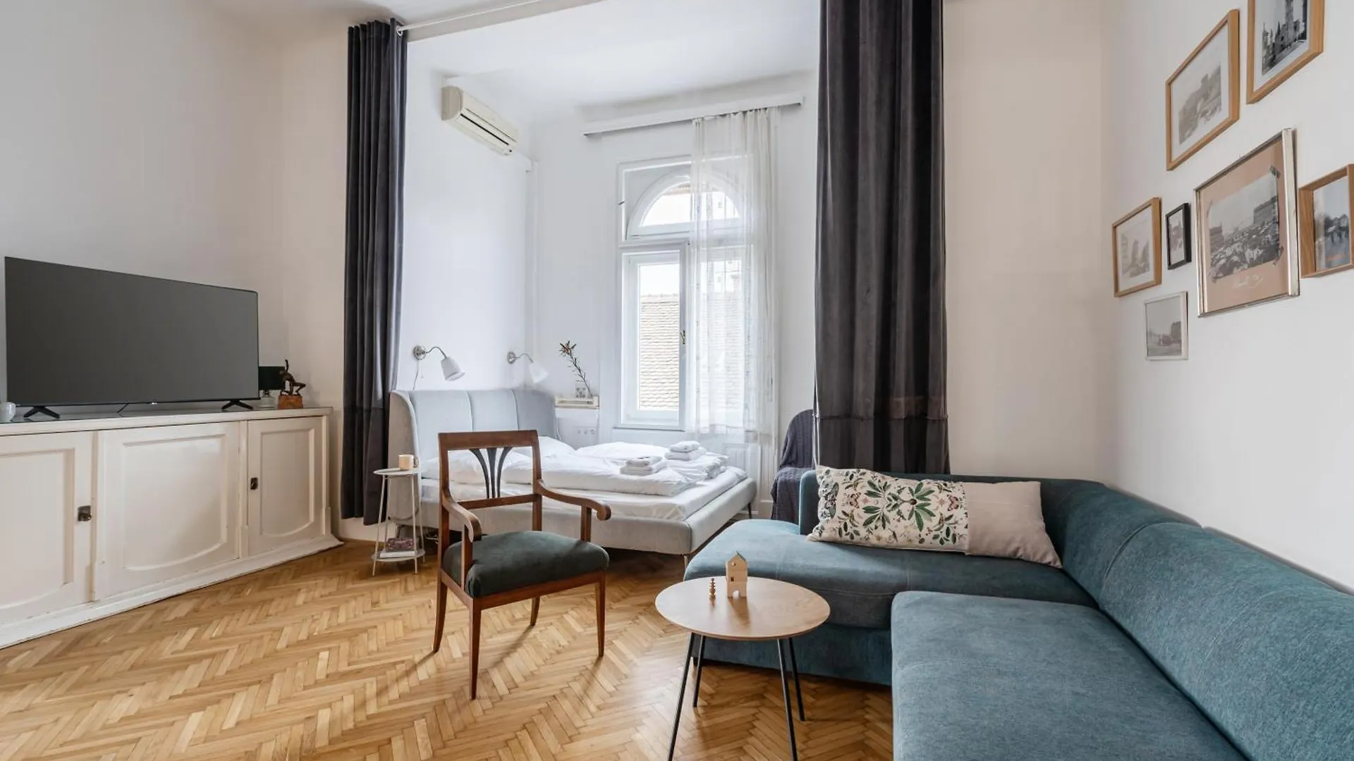 Central Parkside Apartment Budapest