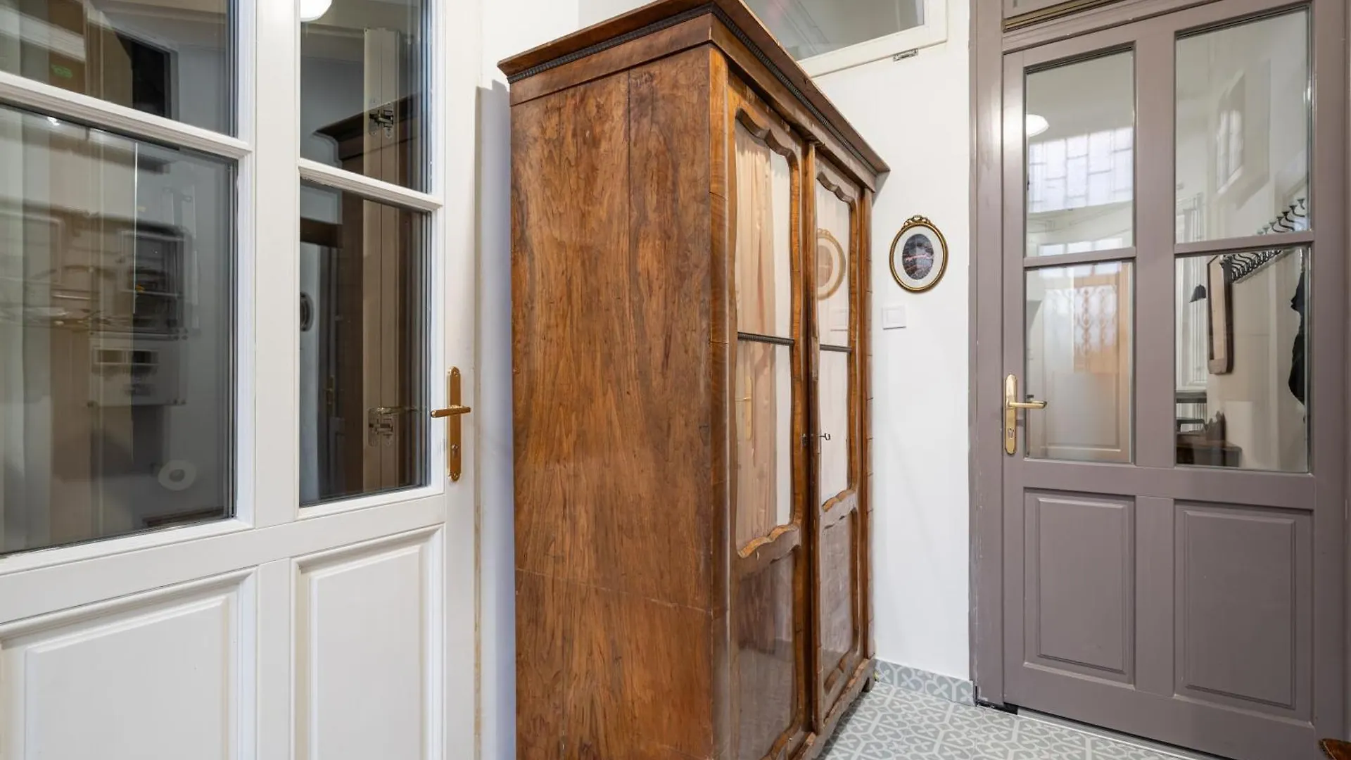 Central Parkside Apartment Budapest