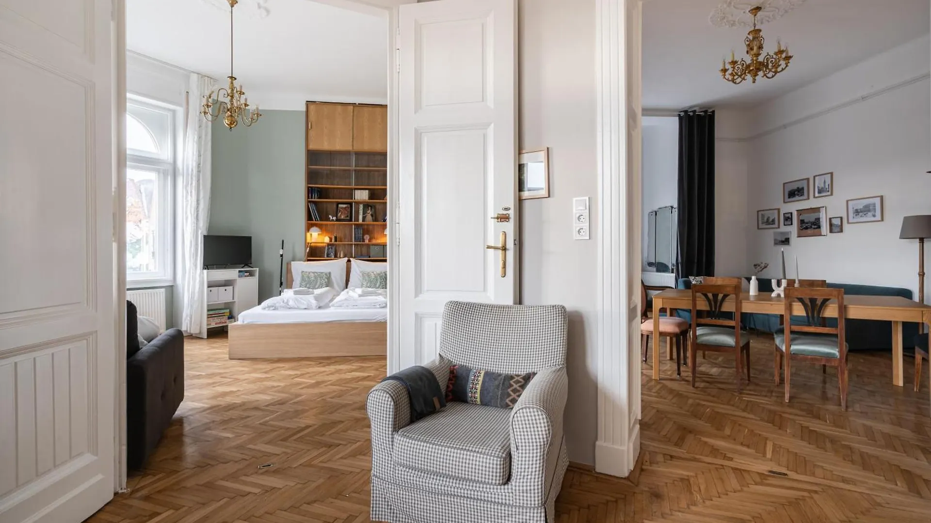 Central Parkside Apartment Budapest Hungary