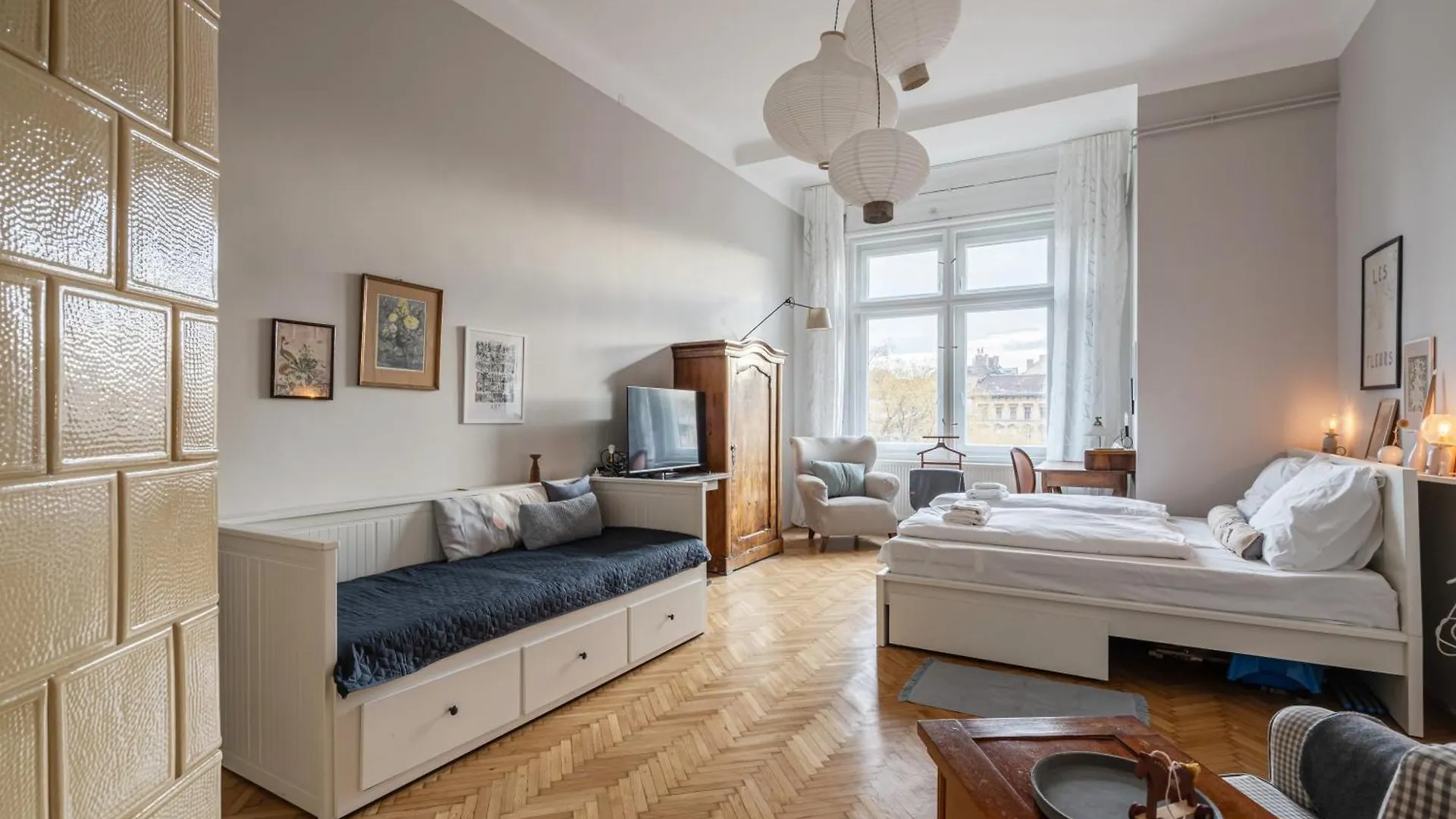 Central Parkside Apartment Budapest 0*,