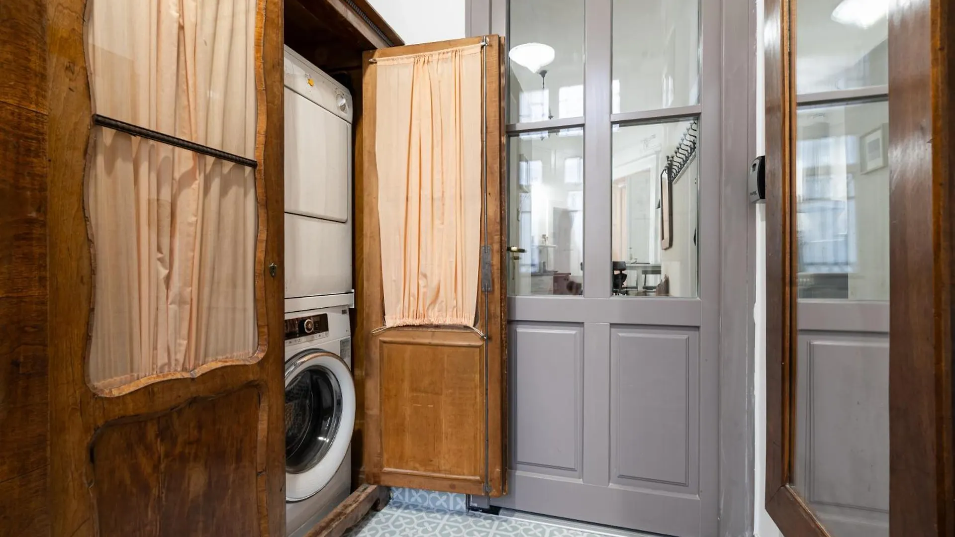 Central Parkside Apartment Budapest